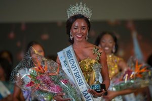 Umuganga w’amaso yegukanye ikamba rya Miss Universe Jamaica 2025