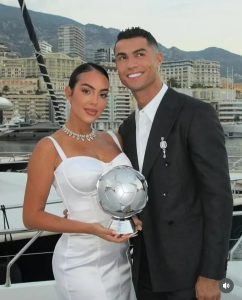 Cristiano Ronaldo yambitse Georgina Rodríguez impeta y’agaciro ka miliyari zisaga 7 Frw amusaba kumubera umugore