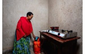 Rwanda to Provide 50,000 Households with Gas Cylinders and Cooking Stoves